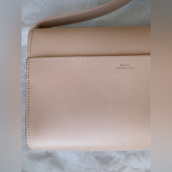 VGUC A.P.C. Greenwich Leather Crossbody Shoulder Bag in Pale Pink - Picture 4 of 16